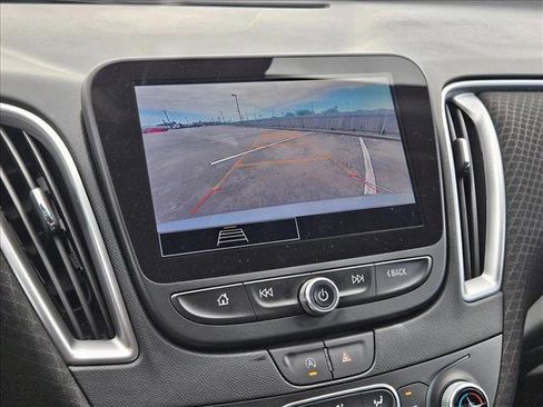 Used 2025 Chevrolet Malibu LT FWD image 8