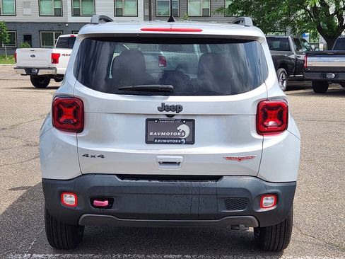 Used 2019 Jeep Renegade Trailhawk AWD/4WD image 9
