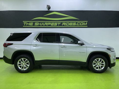Used 2022 Chevrolet Traverse LS image 11