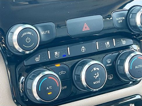 Used 2021 RAM 1500 Laramie AWD/4WD image 20