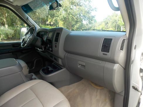 Used 2020 Nissan NV 3500 SL RWD image 19