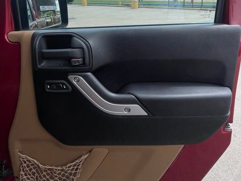Used 2012 Jeep Wrangler Sahara w/ Connectivity Group AWD/4WD image 26