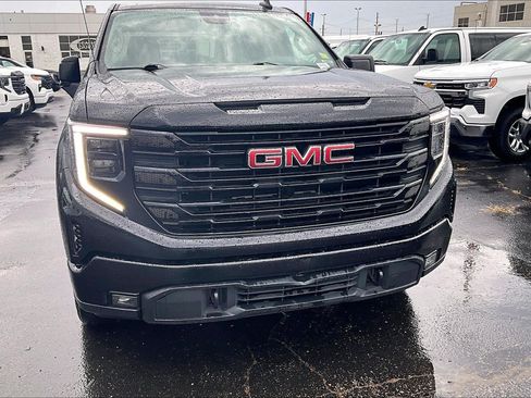 Used 2024 GMC Sierra 1500 Elevation AWD/4WD image 3