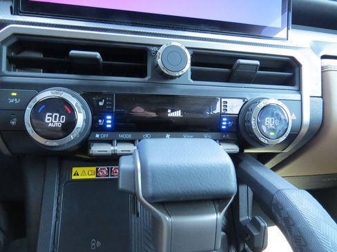 Used 2026 Toyota 4Runner Limited AWD/4WD image 23