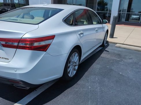 Used 2015 Toyota Avalon Limited FWD image 5