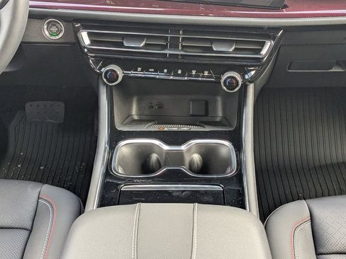 New 2026 Chevrolet Traverse RS w/ LPO, Floor Liner Package image 18