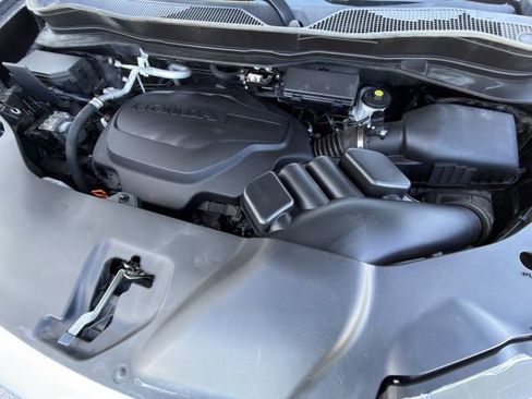 Used 2021 Honda Pilot Touring image 34