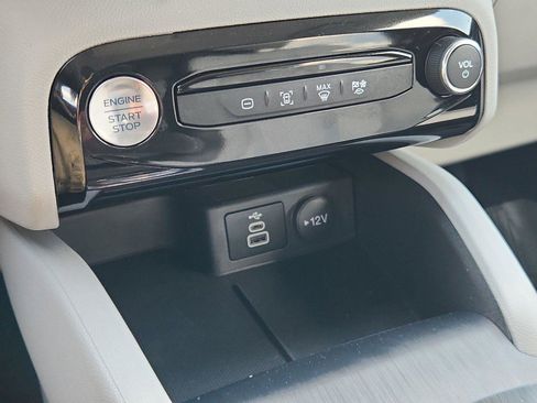 Certified 2024 Ford Escape SE FWD image 26