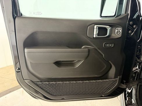 New 2025 Jeep Gladiator Willys AWD/4WD image 11