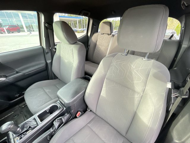 Used 2018 Toyota Tacoma TRD Off-Road AWD/4WD image 15