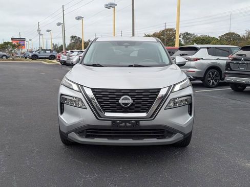 Used 2023 Nissan Rogue SV image 3