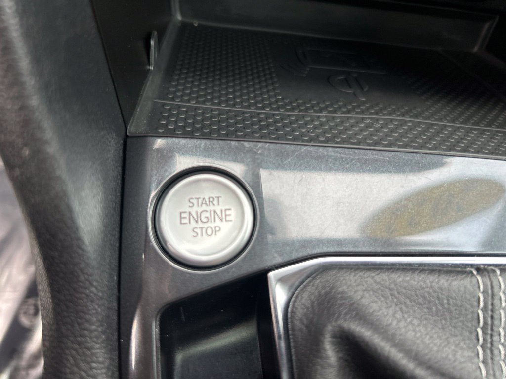 Used 2022 Volkswagen Tiguan SE R-Line AWD/4WD image 24