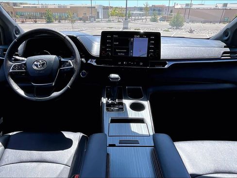 Used 2024 Toyota Sienna XLE Woodland Edition image 16