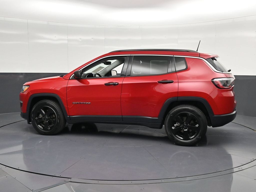 Used 2021 Jeep Compass Latitude FWD image 8