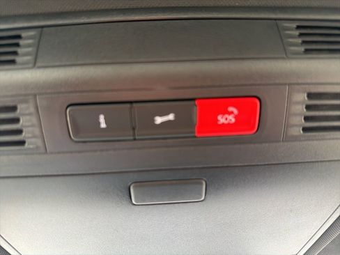 Used 2017 Volkswagen GTI Sport image 32