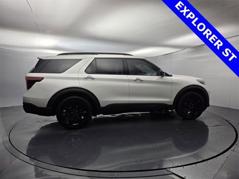 Used 2020 Ford Explorer ST w/ ST Street Pack image 12