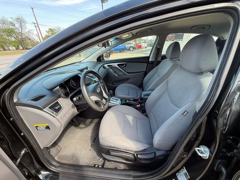 Used 2013 Hyundai Elantra GLS image 7