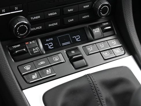 Certified 2024 Porsche 718 Cayman RWD image 22