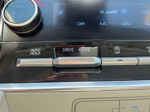 Used 2025 Hyundai Santa Fe SEL FWD image 28