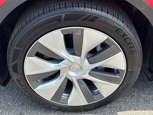 Used 2023 Tesla Model Y Long Range AWD/4WD image 11
