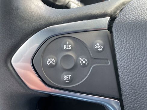 Used 2023 Chevrolet Traverse LT w/ Rear Camera Mirror Package image 12