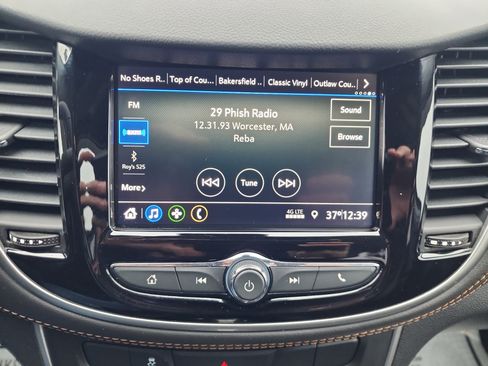 Certified 2022 Chevrolet Trax LT w/ LT Convenience Package image 16