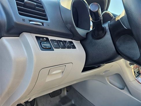 Used 2013 Toyota Highlander Limited image 21