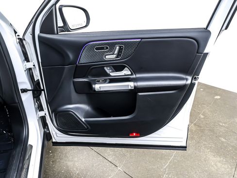 Used 2024 Mercedes-Benz GLB 250 image 23