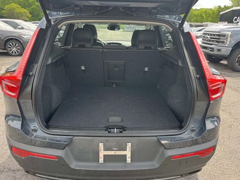 Certified 2026 Volvo XC40 B4 Core w/ Climate Package FWD image 12