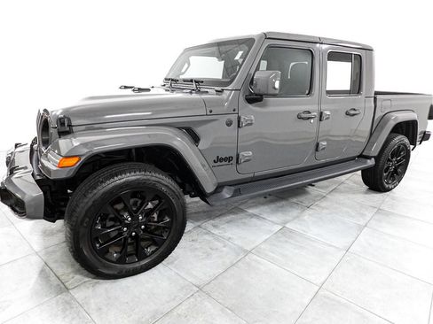 Used 2023 Jeep Gladiator Overland AWD/4WD image 4