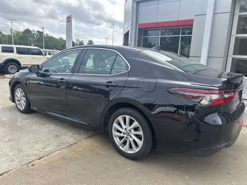 Used 2023 Toyota Camry LE image 4