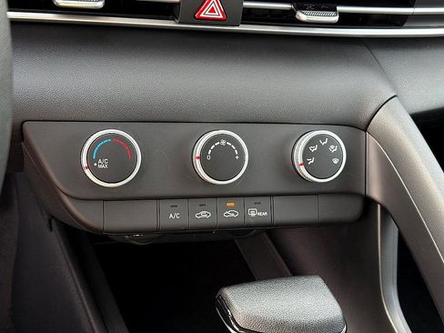 New 2026 Hyundai Elantra SE image 11