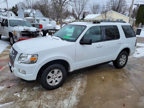 Used 2009 Ford Explorer XLT image 7