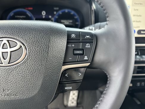 Used 2025 Toyota Camry XSE image 27