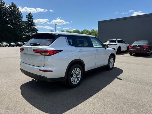 Used 2024 Mitsubishi Outlander ES AWD/4WD image 6