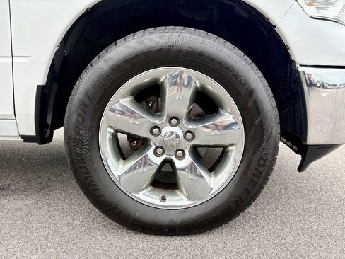 Used 2015 RAM 1500 Big Horn AWD/4WD image 40