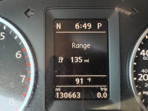 Used 2014 Volkswagen Tiguan S image 17