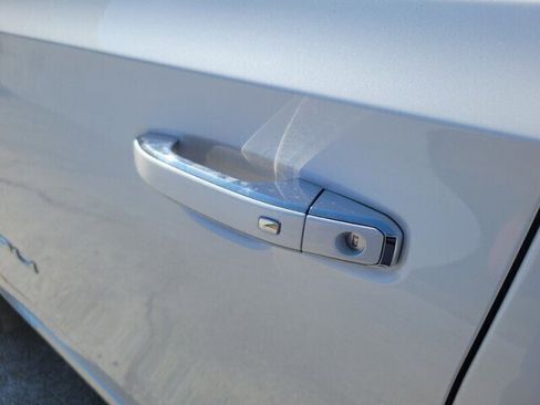 Used 2024 GMC Yukon Denali w/ Advanced Technology Package RWD image 11