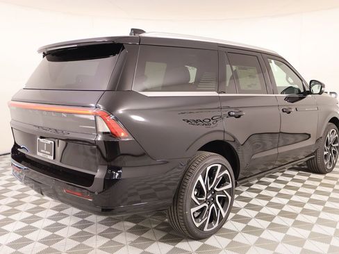 New 2026 Lincoln Navigator Black Label AWD/4WD image 22