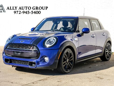 Used 2019 MINI Cooper S w/ Premium Package image 1