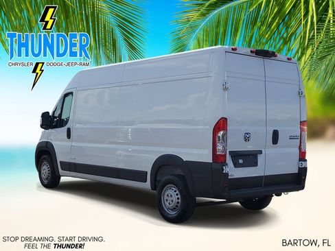 Used 2025 RAM ProMaster 2500 w/ Convenience Group FWD image 3