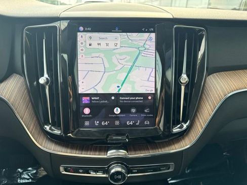 Certified 2022 Volvo XC60 B5 Momentum w/ Advanced Package AWD/4WD image 25