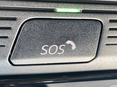 Used 2024 Volkswagen Atlas Cross Sport SE w/ Panoramic Sunroof Package FWD image 30