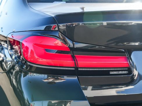 Used 2023 BMW 530e w/ M Sport Package image 7