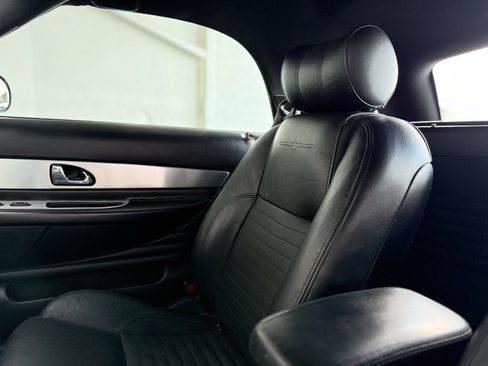 Used 2003 Ford Thunderbird Base image 30