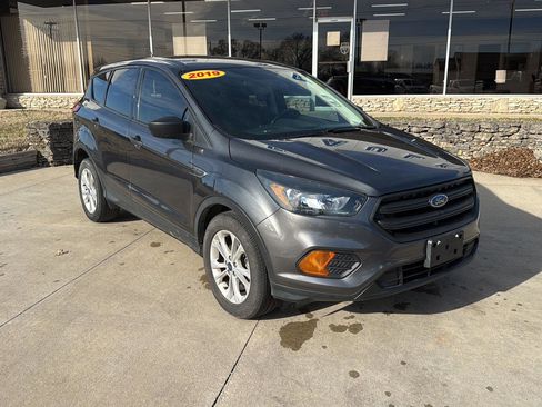 Used 2019 Ford Escape S image 1