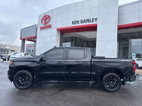 Used 2020 Chevrolet Silverado 1500 Custom w/ Custom Value Package image 2