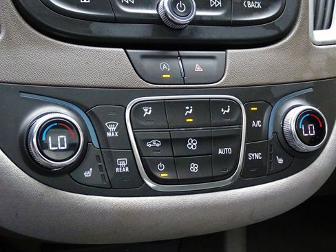 Used 2024 Chevrolet Malibu LT FWD image 33