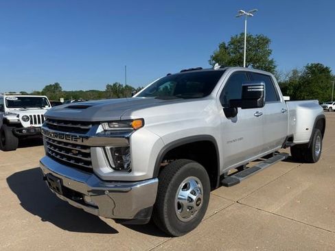 Used 2023 Chevrolet Silverado 3500 LTZ w/ LTZ Convenience Package AWD/4WD image 8