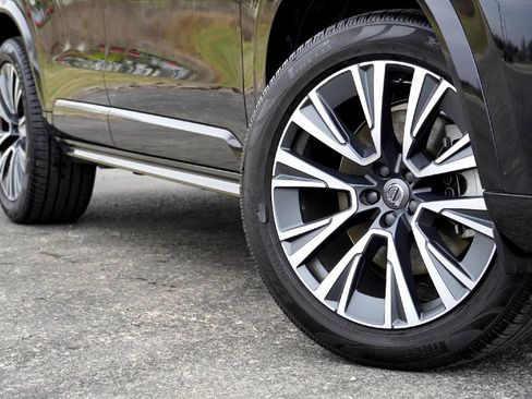 Used 2020 Volvo XC90 T5 Momentum w/ Protection Package Premier image 4